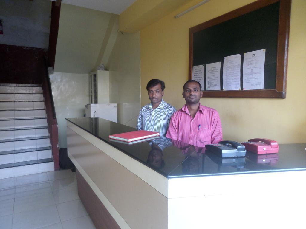 Hotel Sai Ratna Nashik Eksteriør billede