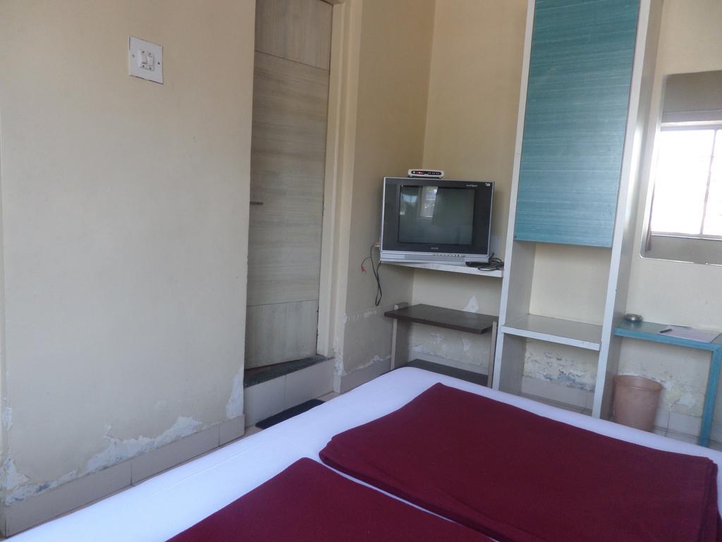 Hotel Sai Ratna Nashik Eksteriør billede