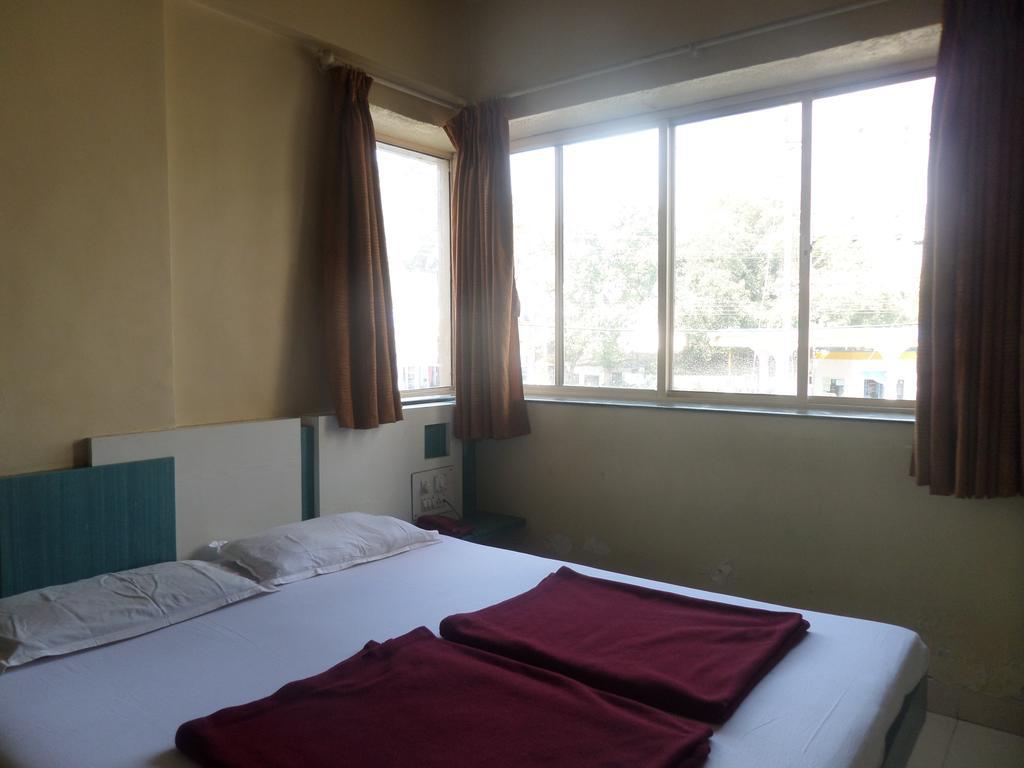 Hotel Sai Ratna Nashik Eksteriør billede