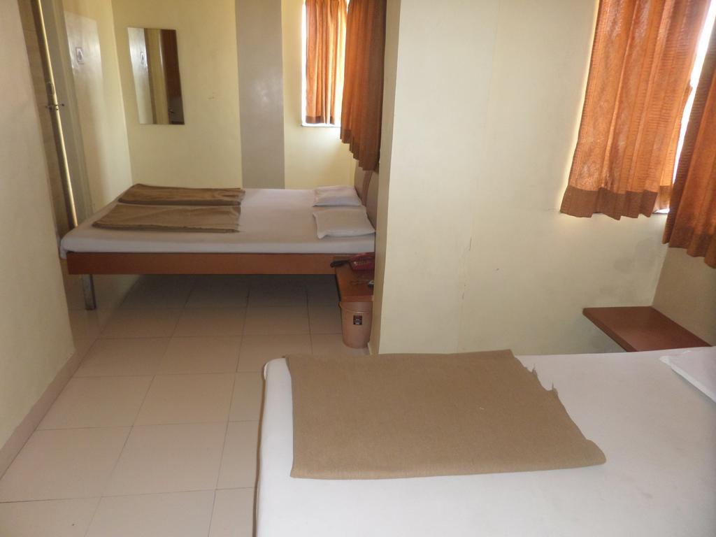 Hotel Sai Ratna Nashik Eksteriør billede
